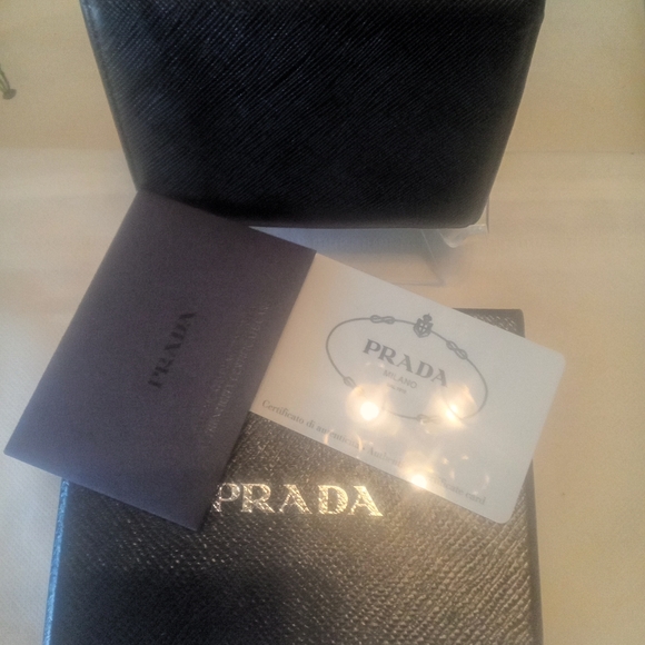 EUC MEN'S PRADA WALLET - Picture 2 of 11